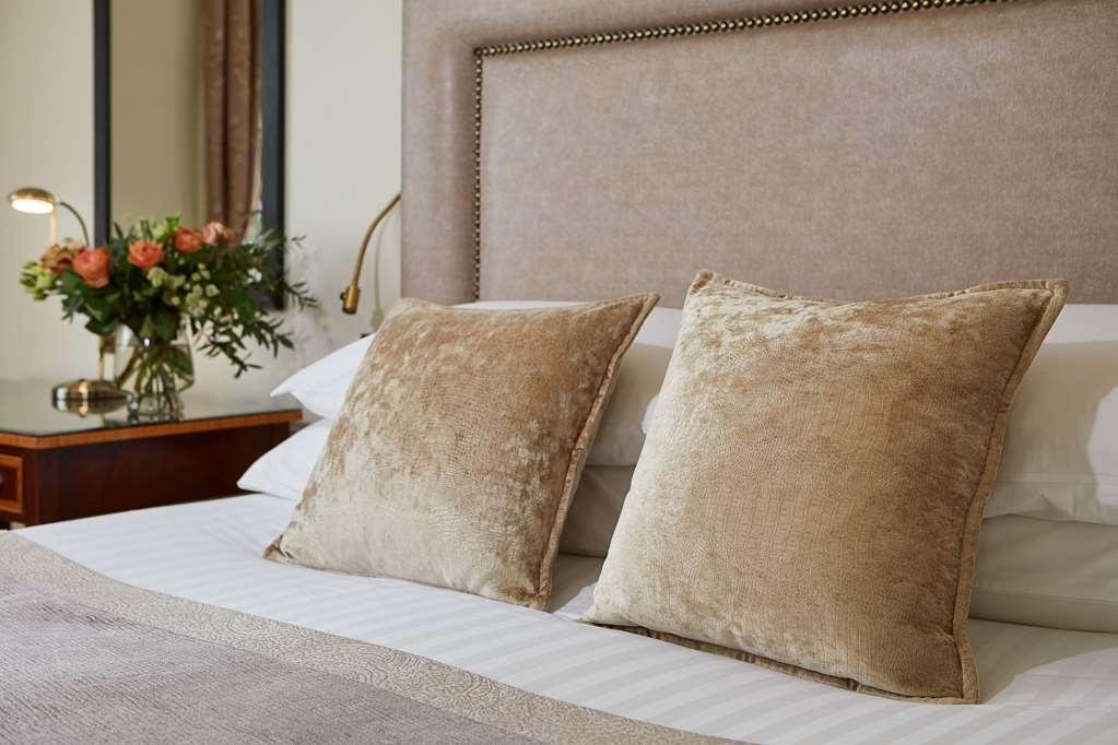 Macdonald Frimley Hall Hotel y Spa Camberley Habitación foto